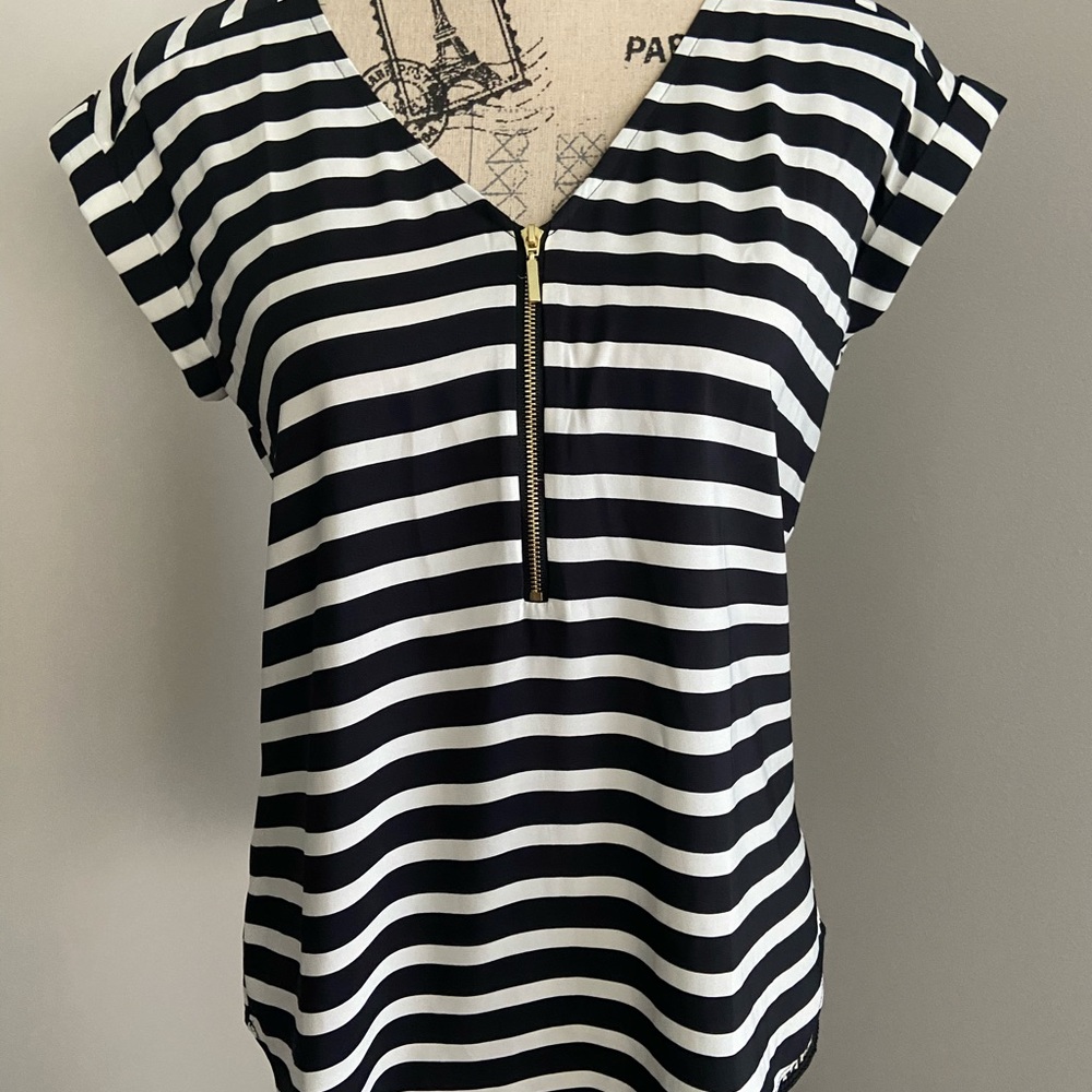 Bundle of 2 blouses